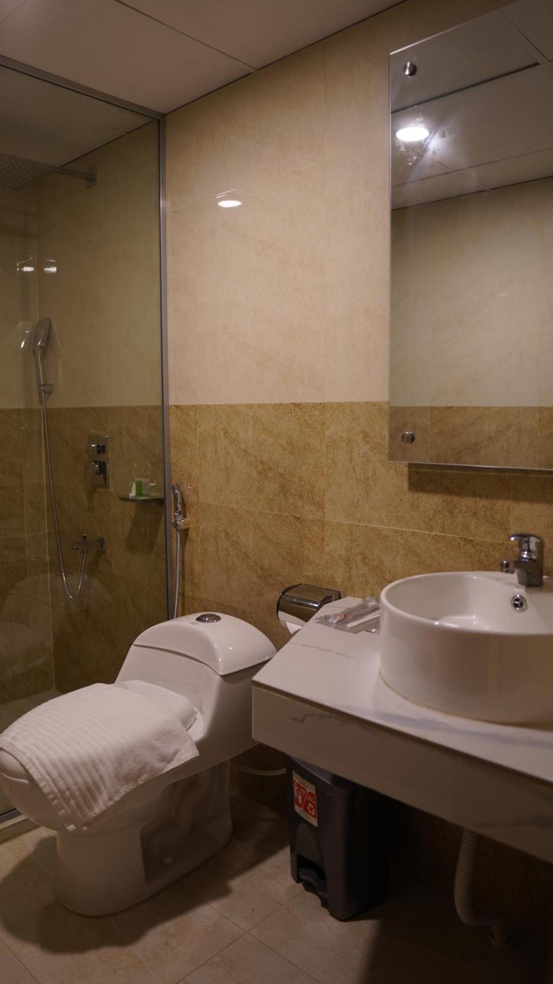 Grand Vistana Hotel Dhaka Ngoại thất bức ảnh