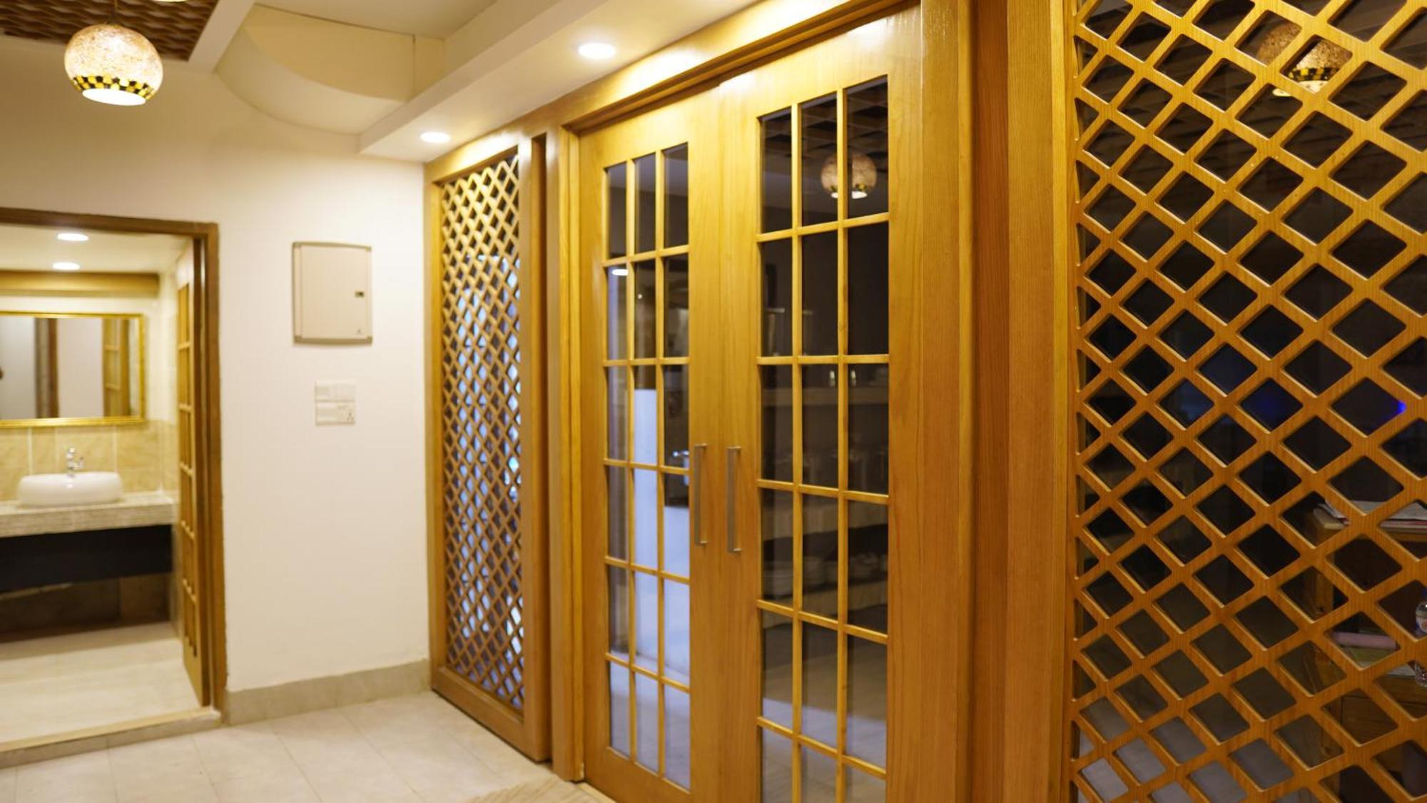 Grand Vistana Hotel Dhaka Ngoại thất bức ảnh