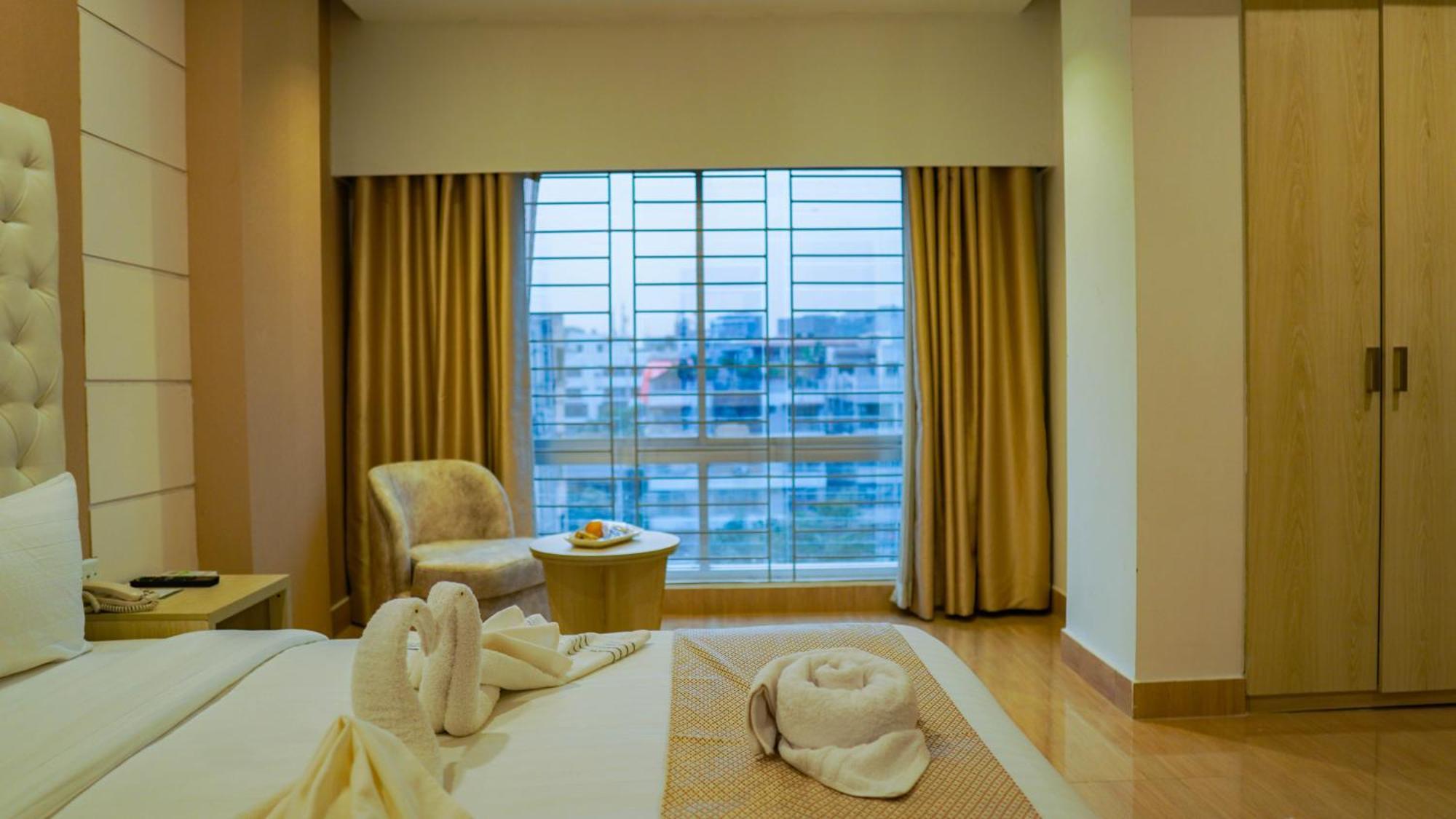 Grand Vistana Hotel Dhaka Ngoại thất bức ảnh