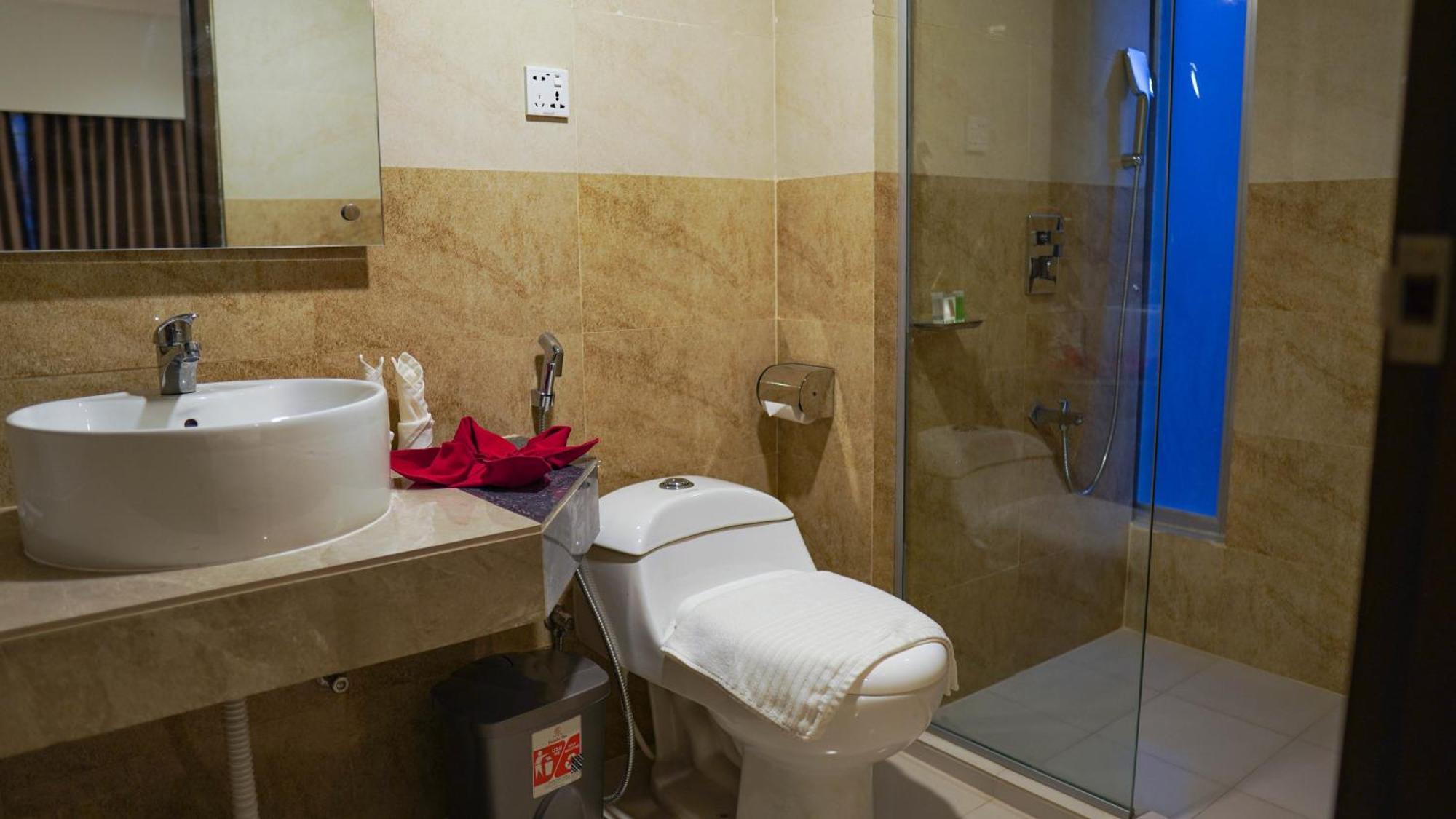 Grand Vistana Hotel Dhaka Ngoại thất bức ảnh