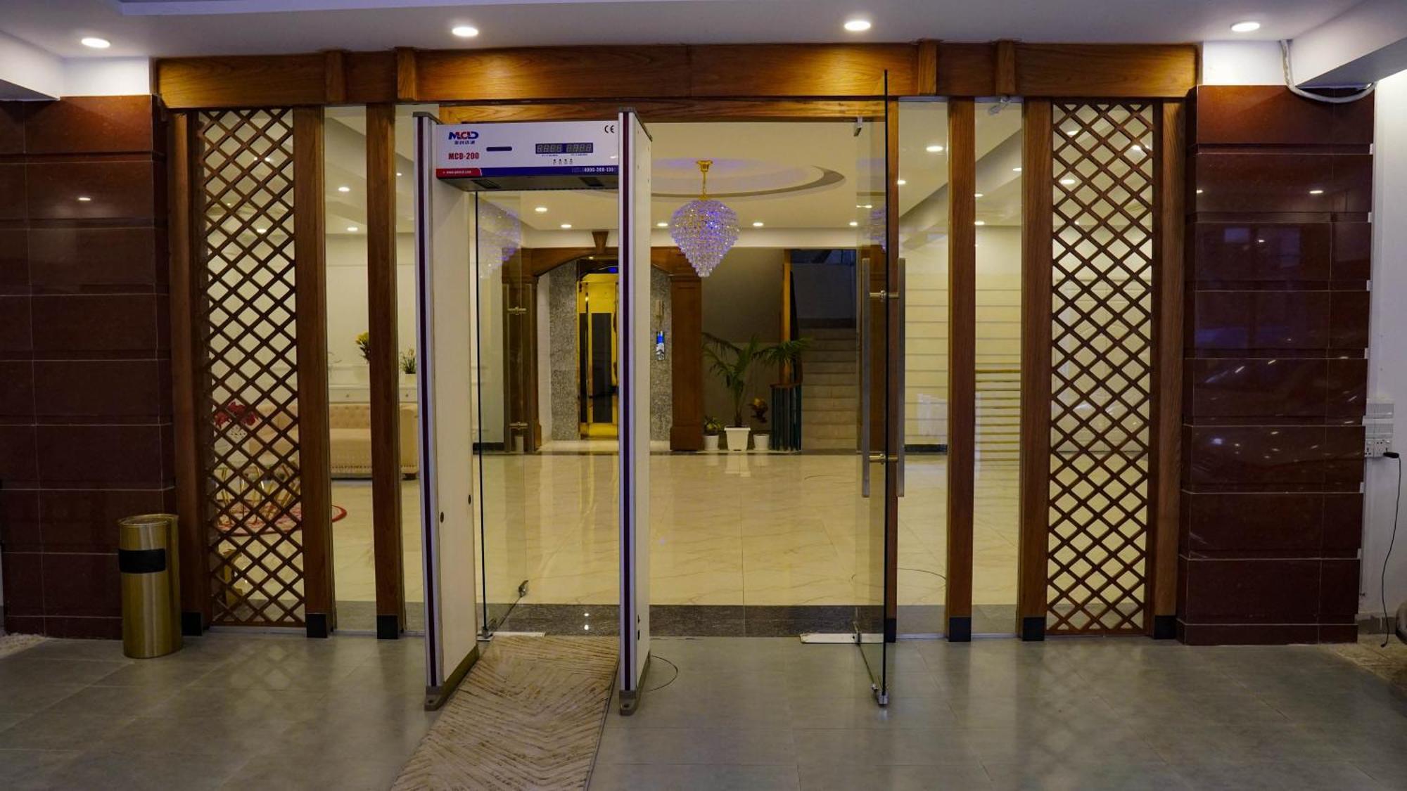 Grand Vistana Hotel Dhaka Ngoại thất bức ảnh
