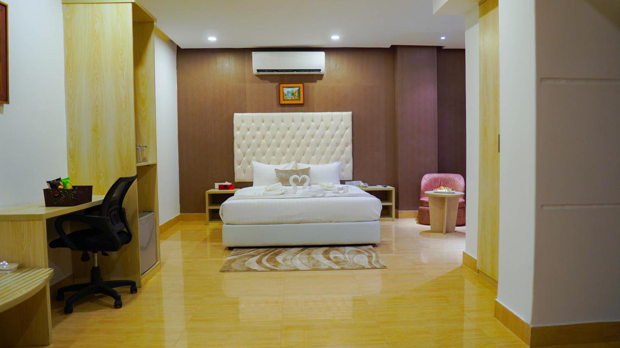 Grand Vistana Hotel Dhaka Ngoại thất bức ảnh